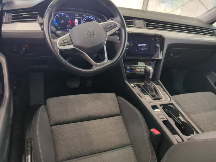 VOLKSWAGEN Passat Diesel 2022