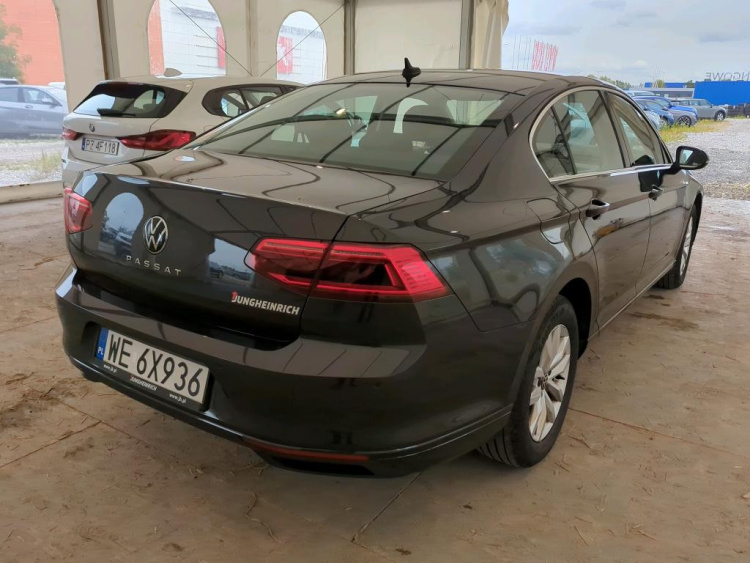 VOLKSWAGEN Passat Diesel 2022
