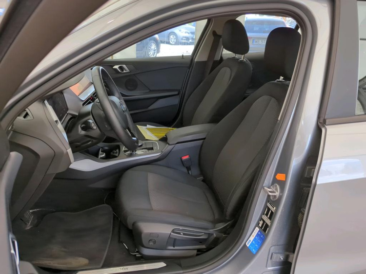 BMW SERIA 1 Petrol 2023