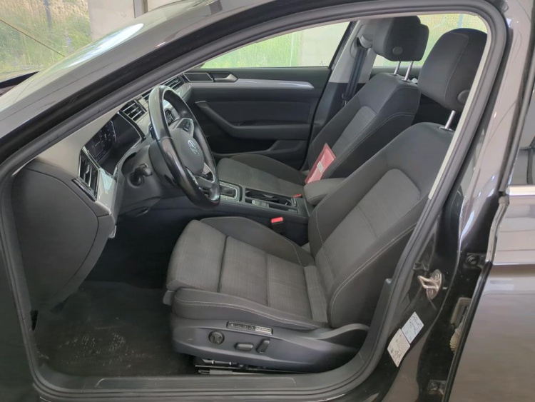 VOLKSWAGEN Passat Diesel 2022