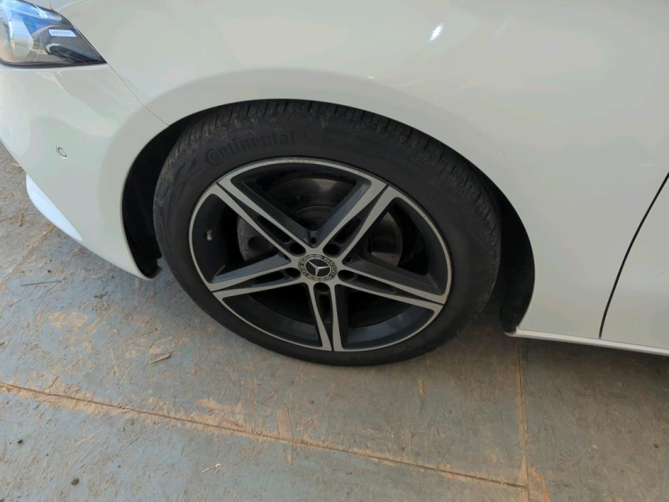 MERCEDES-BENZ KLASA A Diesel 2022