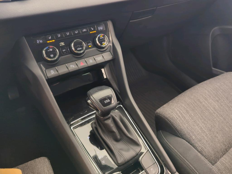 SKODA Karoq Petrol 2022