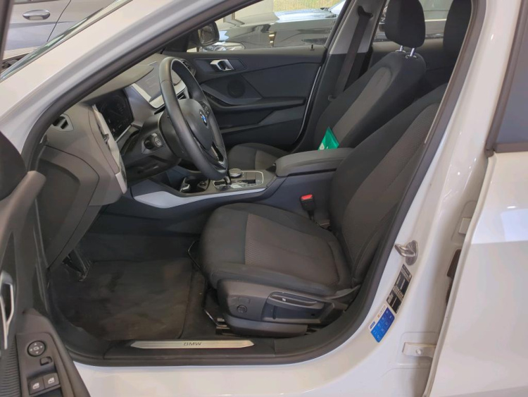 BMW SERIA 1 Petrol 2023