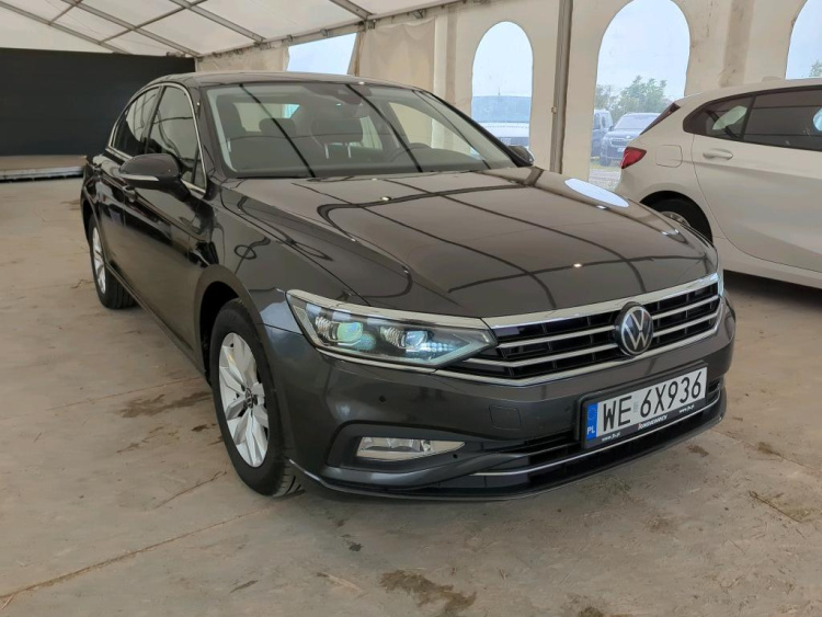 VOLKSWAGEN Passat Diesel 2022