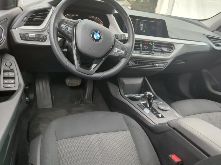 BMW SERIA 1 Petrol 2023