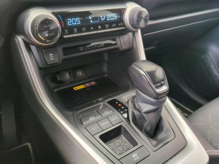TOYOTA RAV4 Hybrid Petrol 2023