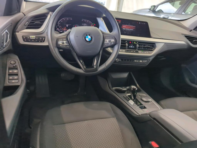 BMW SERIA 1 Petrol 2023