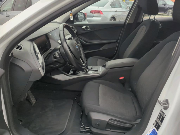 BMW SERIA 1 Petrol 2023