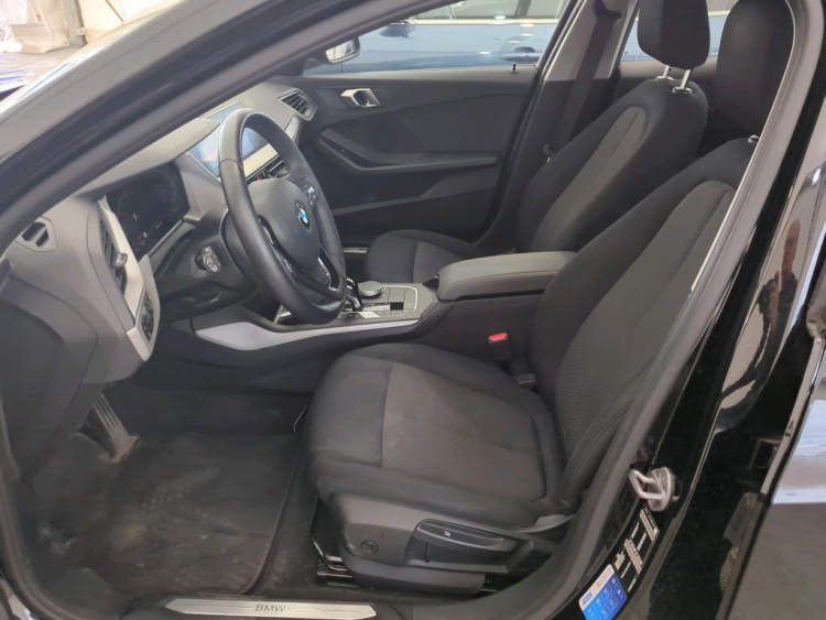 BMW SERIA 1 Petrol 2023
