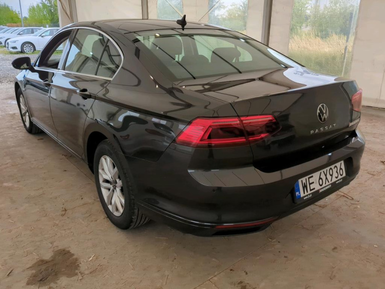 VOLKSWAGEN Passat Diesel 2022