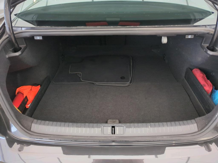 VOLKSWAGEN Passat Diesel 2022