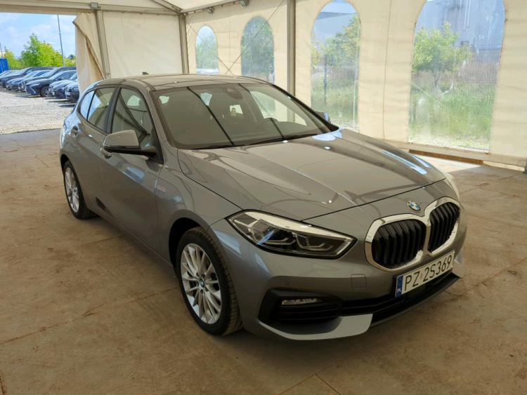 BMW SERIA 1 Petrol 2023