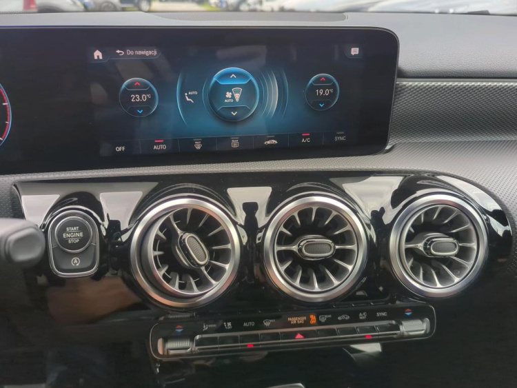 MERCEDES-BENZ KLASA A Diesel 2022